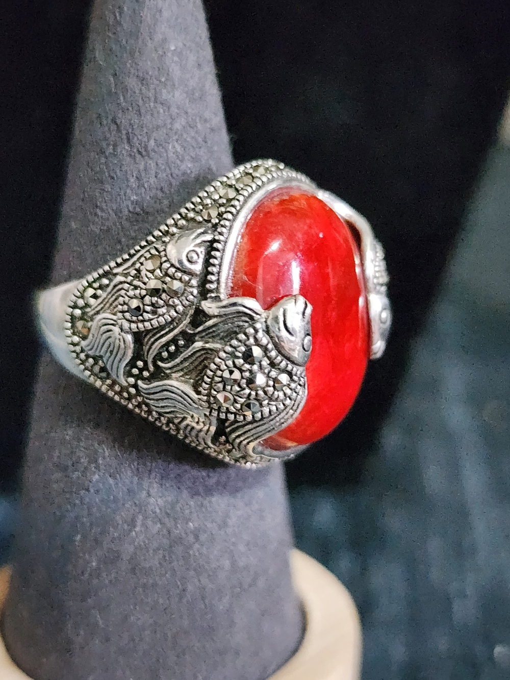 Vintage 925 Sterling Silver Marcasite Red Coral Fish Statement Ring Boho - Picture 4 of 7